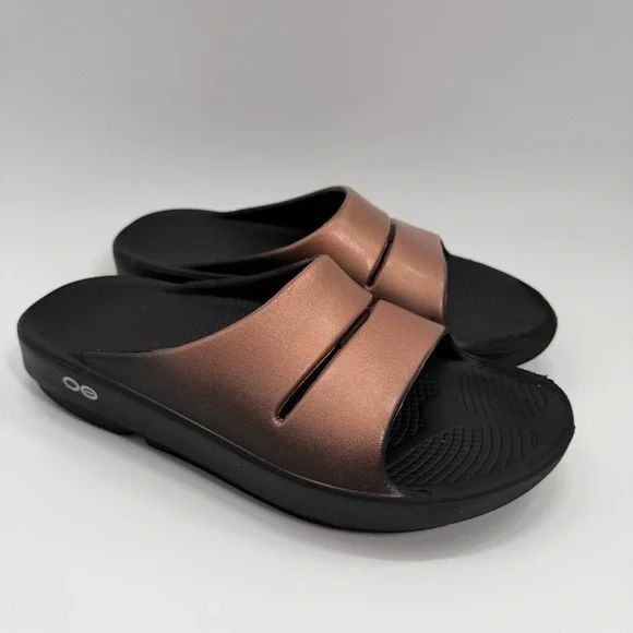 Oofos Ooahh Luxe Rose Gold Slides - Picture 2 of 12